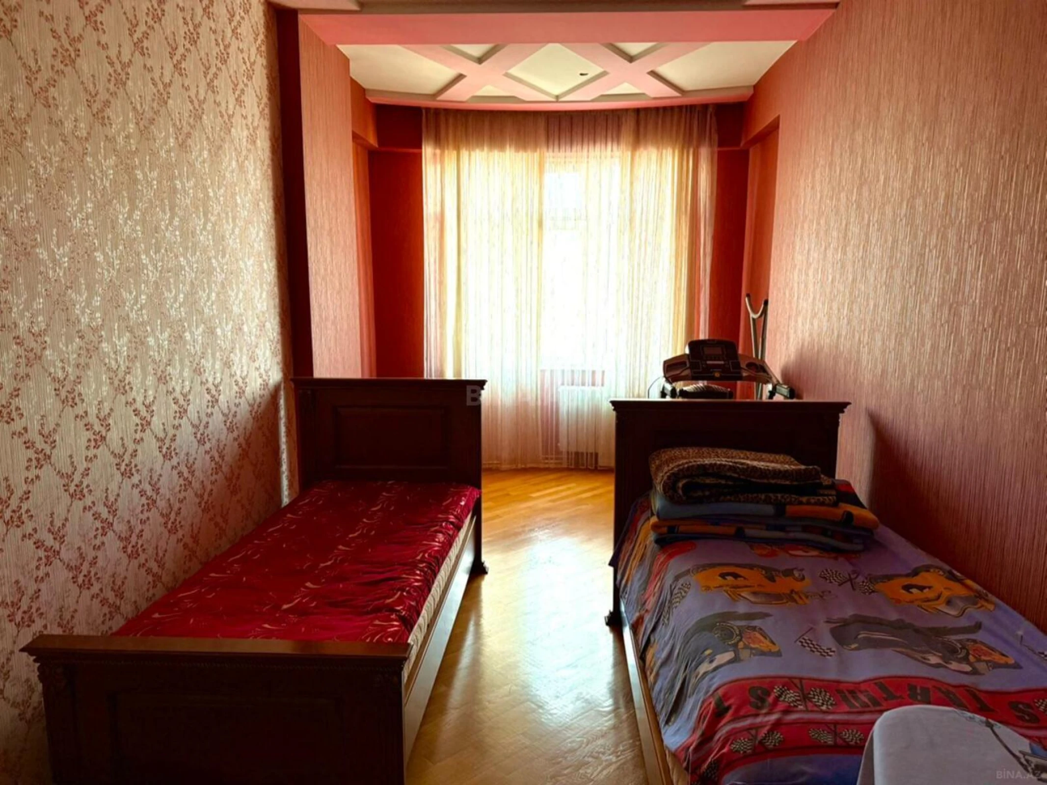 Kirayə verilir 4 otaqlı mənzil 255 m²