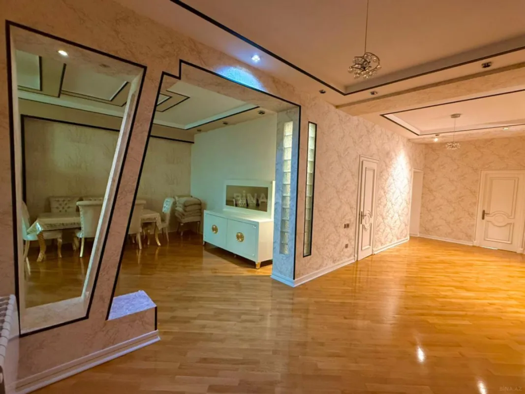 Kirayə verilir 4 otaqlı mənzil 255 m²