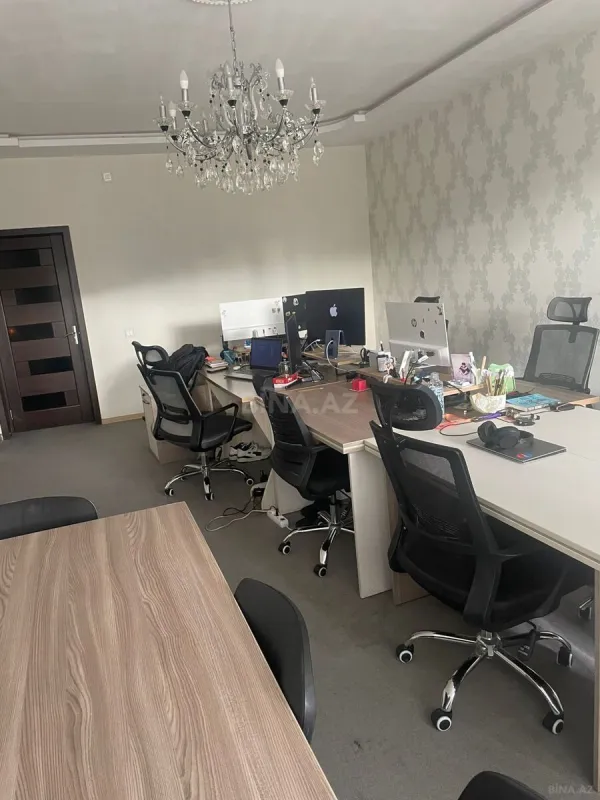 Kirayə verilir 3 otaqlı ofis 140 m²