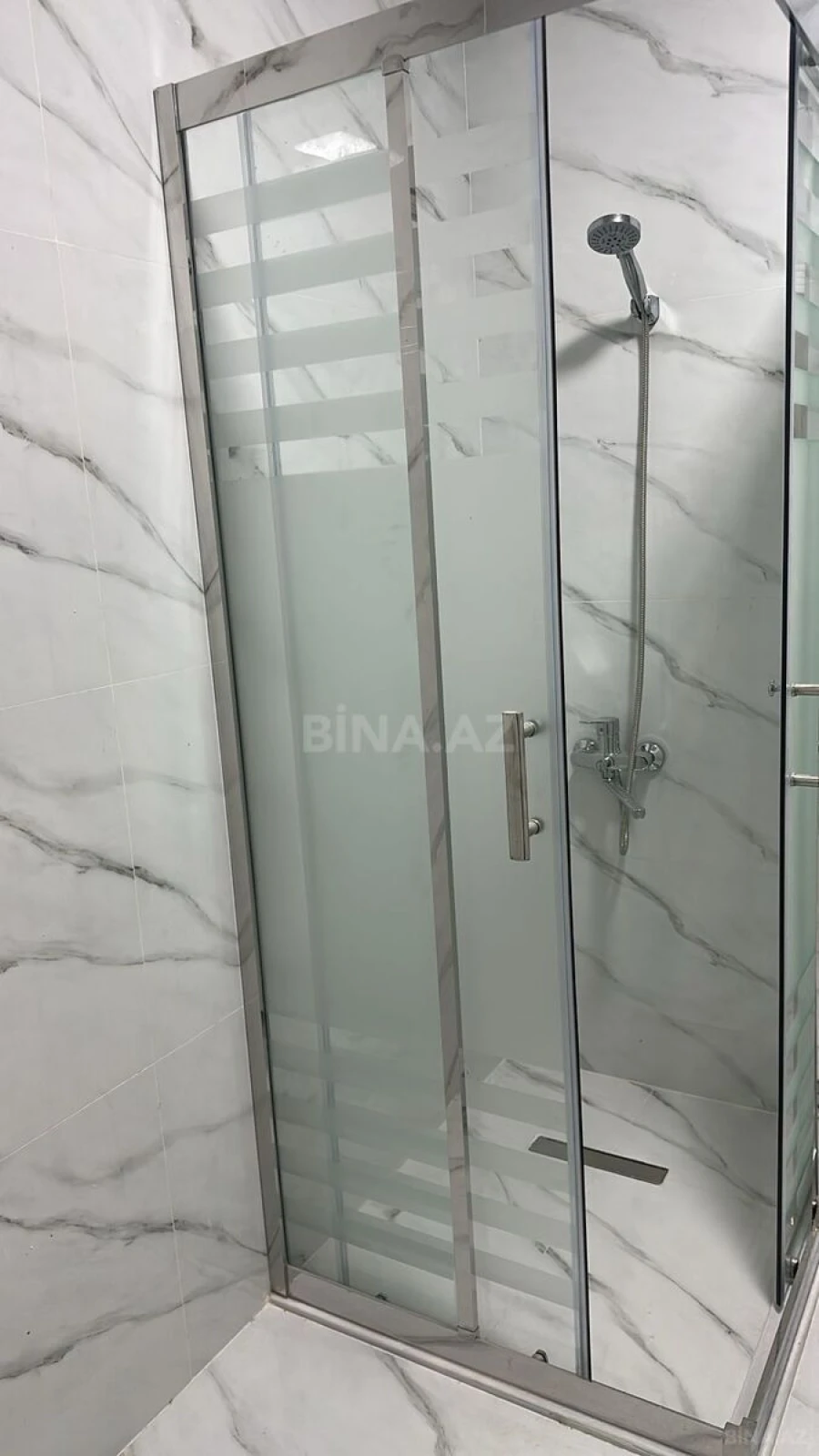 Kirayə verilir 2 otaqlı mənzil 75 m²