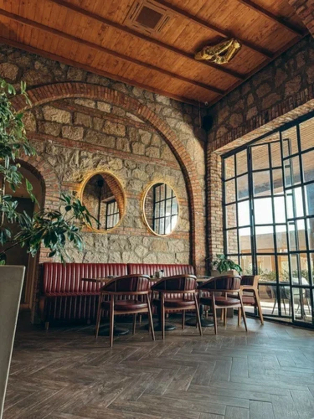 Satılır obyekt 600 m²