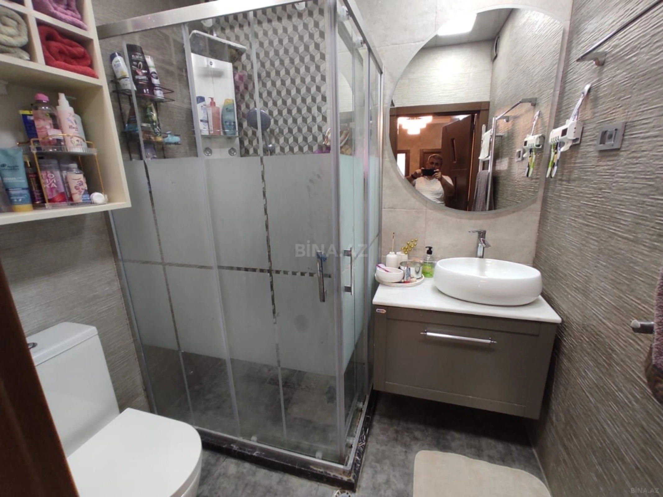 Satılır 4 otaqlı mənzil 183 m²