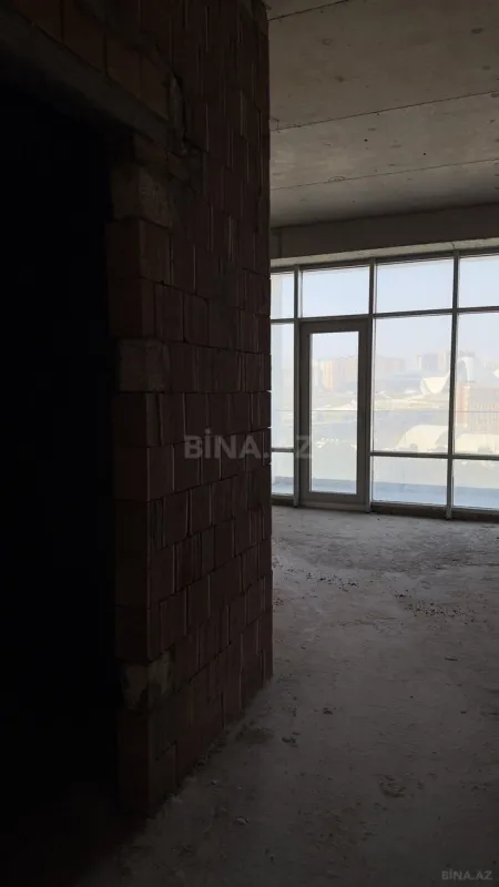 Satılır 4 otaqlı mənzil 231.9 m²