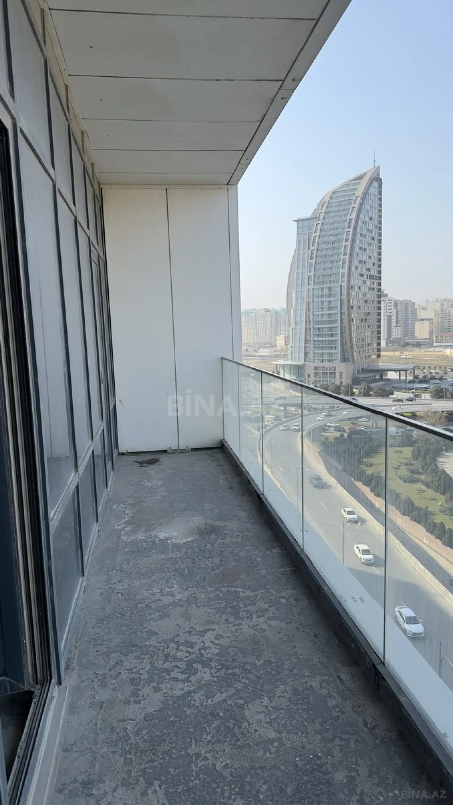 Satılır 4 otaqlı mənzil 231.9 m²