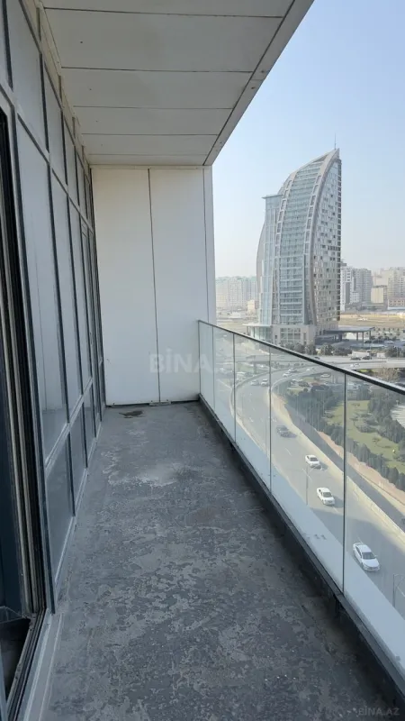 Satılır 4 otaqlı mənzil 231.9 m²