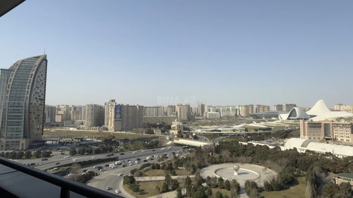 Satılır 4 otaqlı mənzil 231.9 m²