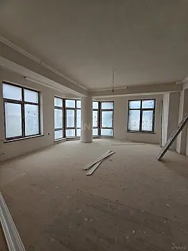 Satılır 4 otaqlı mənzil 165 m²