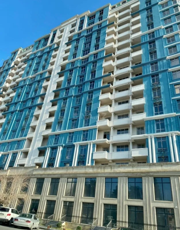 Satılır 4 otaqlı mənzil 165 m²