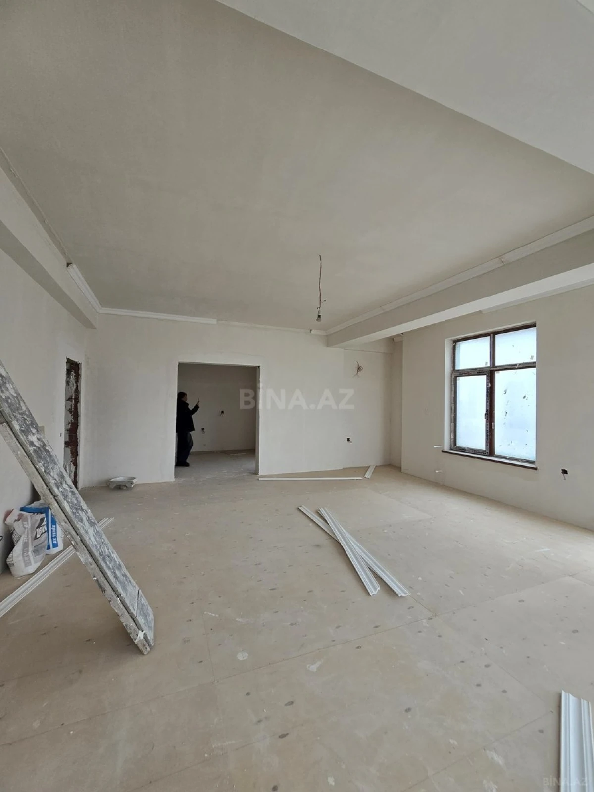 Satılır 4 otaqlı mənzil 165 m²