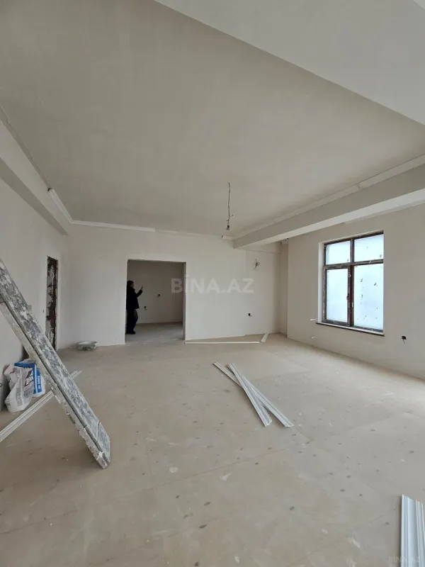 Satılır 4 otaqlı mənzil 165 m²