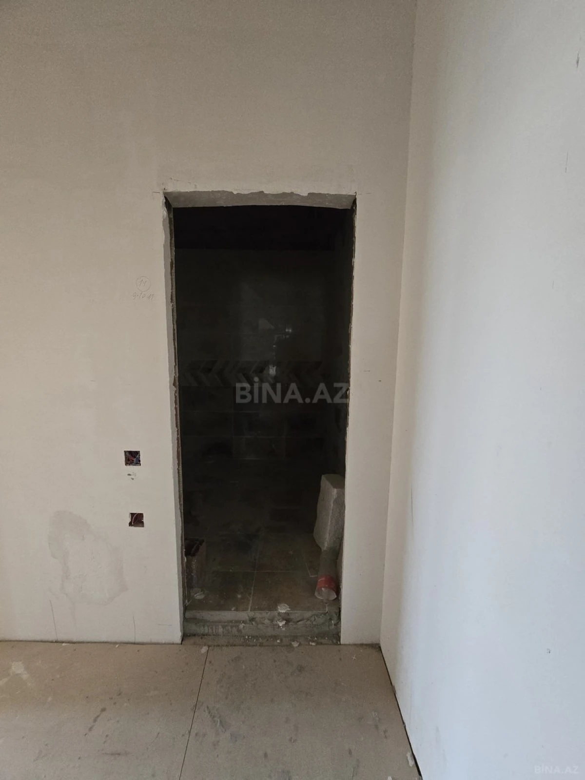 Satılır 4 otaqlı mənzil 165 m²