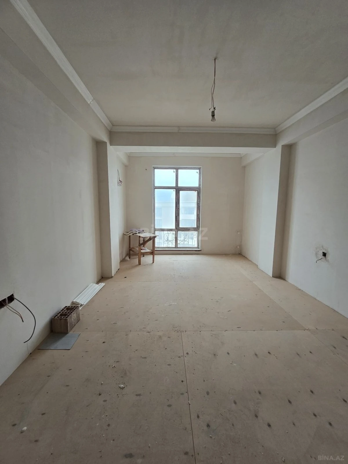 Satılır 4 otaqlı mənzil 165 m²