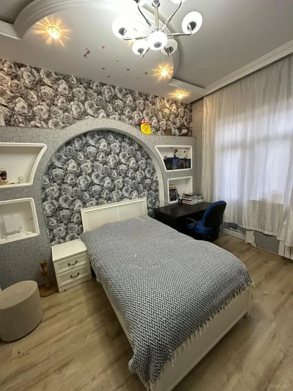 Satılır 5 otaqlı həyət evi 160 m²