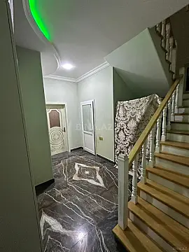 Satılır 5 otaqlı həyət evi 160 m²