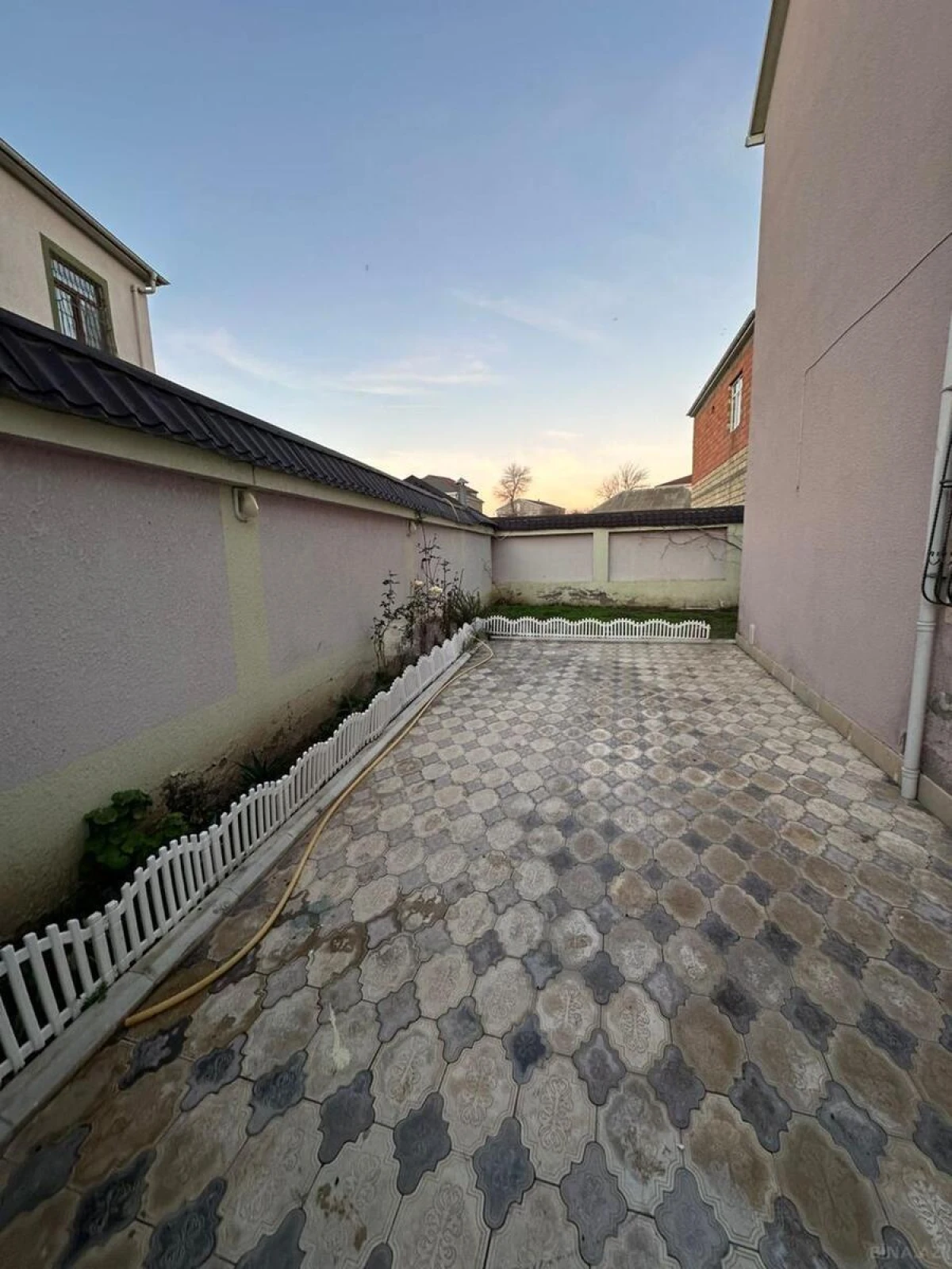 Satılır 5 otaqlı həyət evi 160 m²