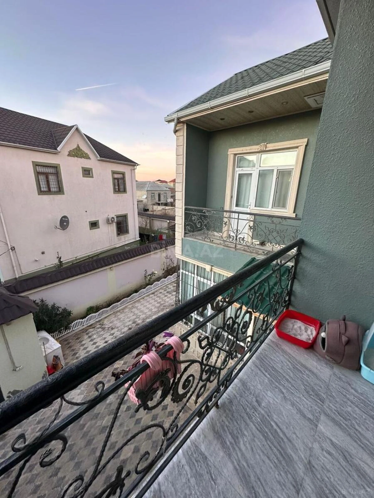 Satılır 5 otaqlı həyət evi 160 m²