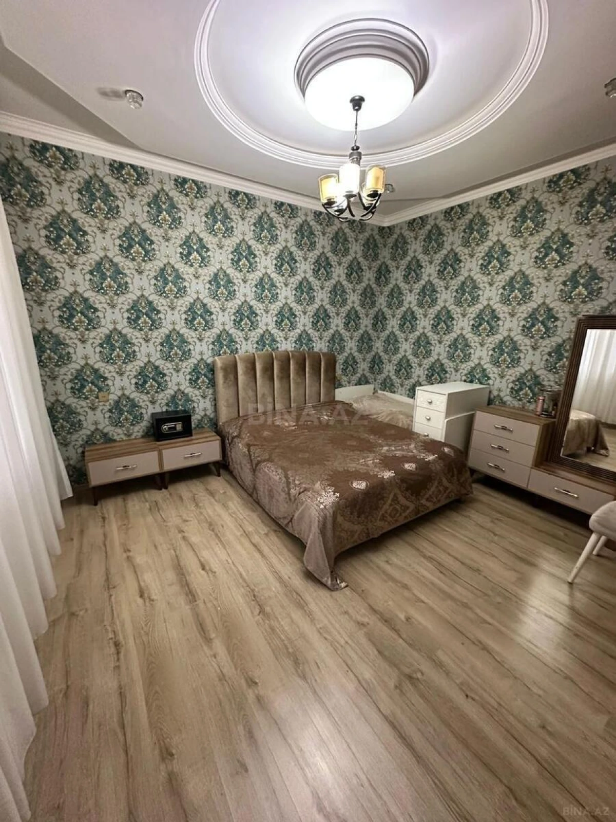 Satılır 5 otaqlı həyət evi 160 m²