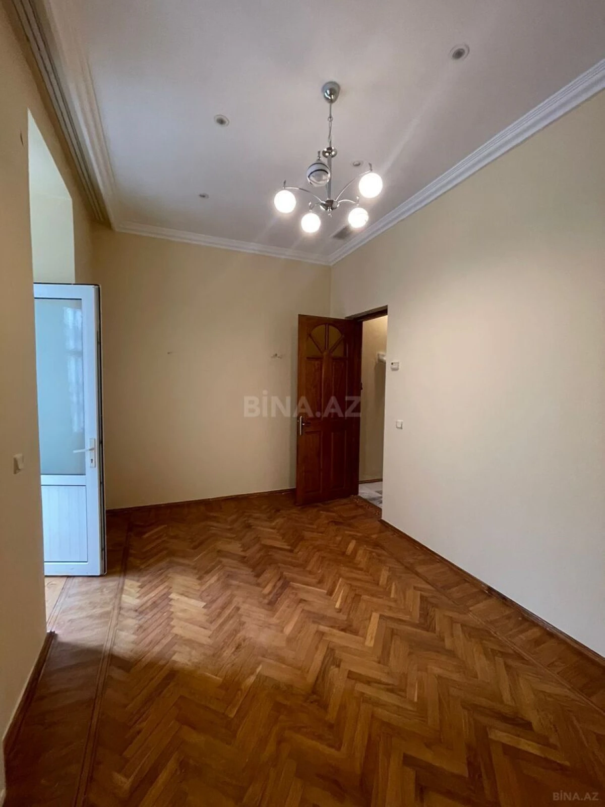 Kirayə verilir 6 otaqlı ofis 360 m²