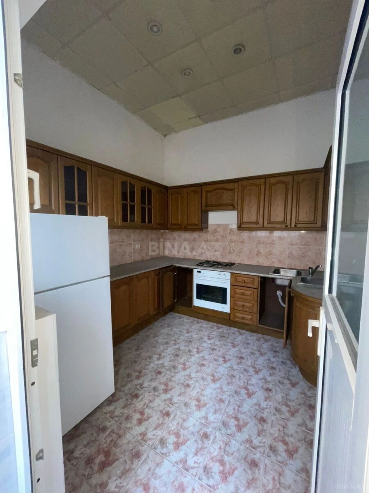 Kirayə verilir 6 otaqlı ofis 360 m²