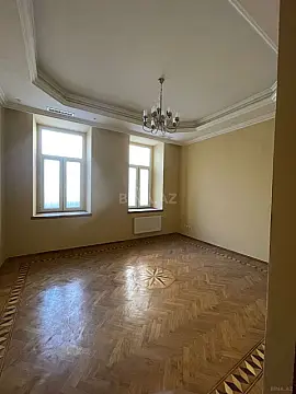 Kirayə verilir 6 otaqlı ofis 360 m²