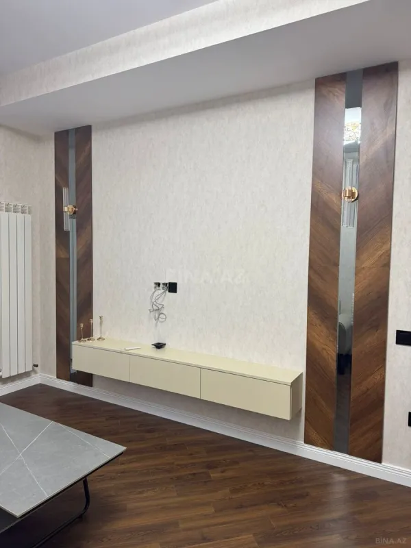 Kirayə verilir 2 otaqlı mənzil 67 m²
