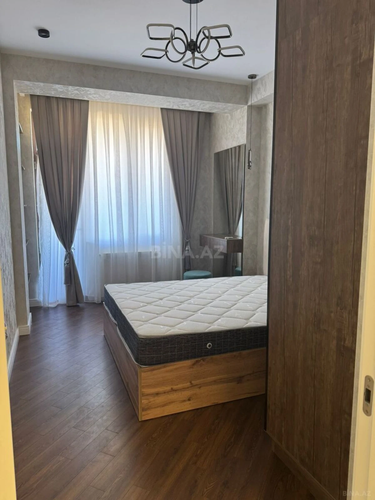 Kirayə verilir 2 otaqlı mənzil 67 m²