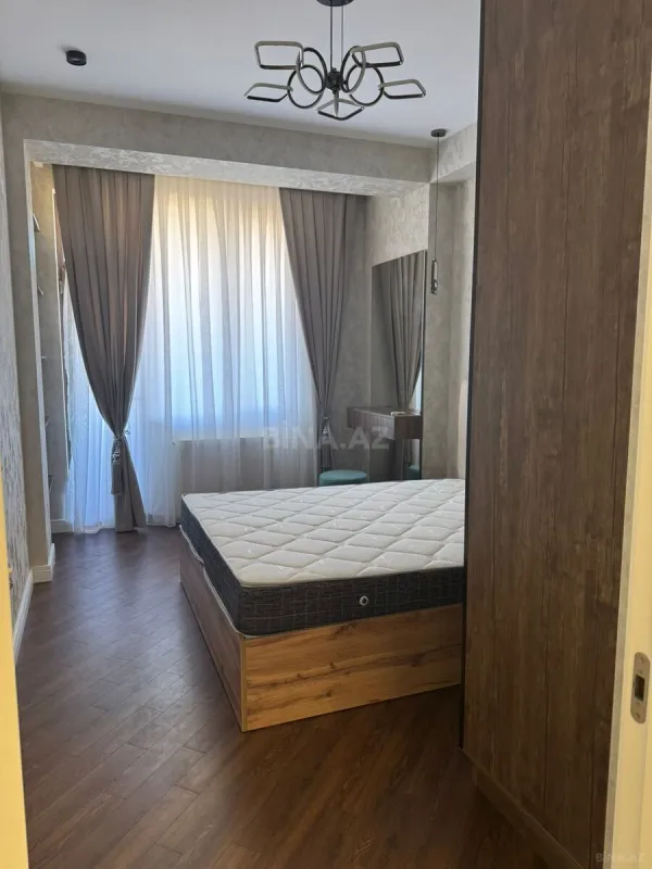 Kirayə verilir 2 otaqlı mənzil 67 m²