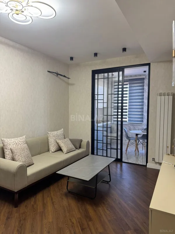 Kirayə verilir 2 otaqlı mənzil 67 m²