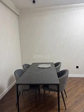 Kirayə verilir 2 otaqlı mənzil 67 m²