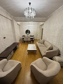 Satılır 2 otaqlı mənzil 77 m²