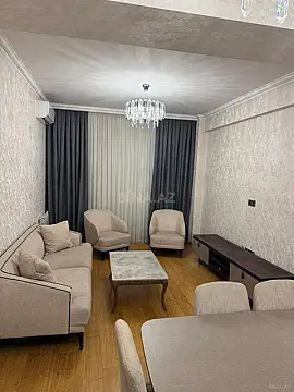 Satılır 2 otaqlı mənzil 77 m²