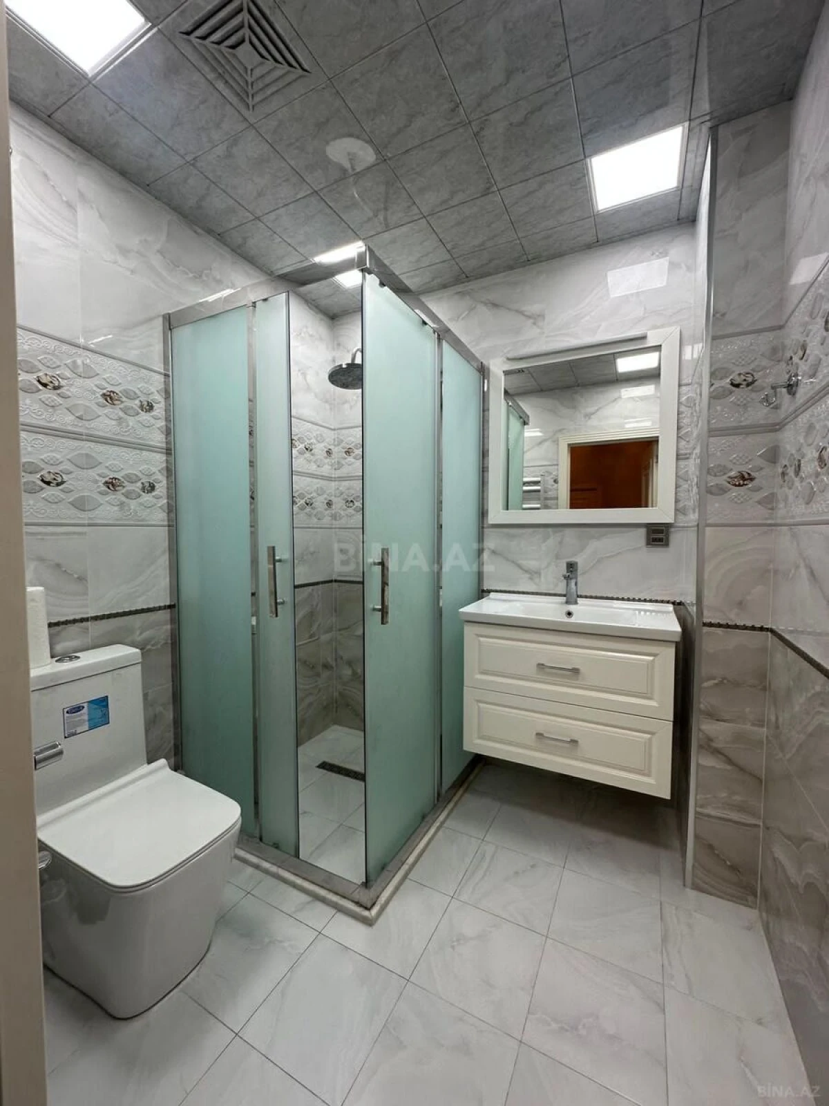 Satılır 2 otaqlı mənzil 77 m²