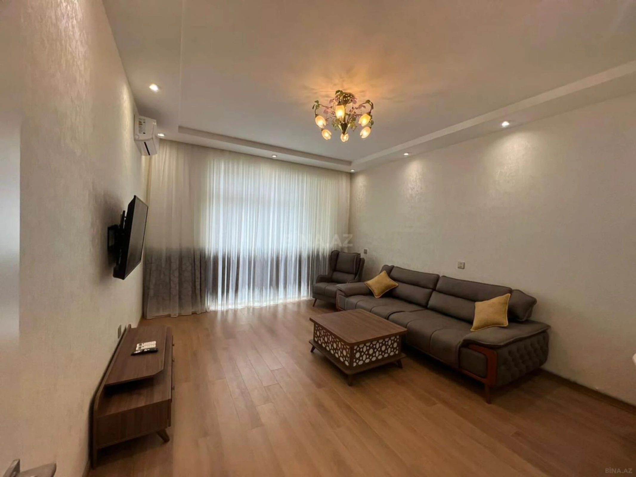Kirayə verilir 2 otaqlı mənzil 70 m²