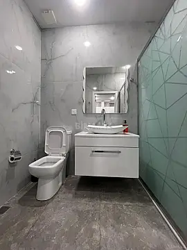 Kirayə verilir 2 otaqlı mənzil 70 m²