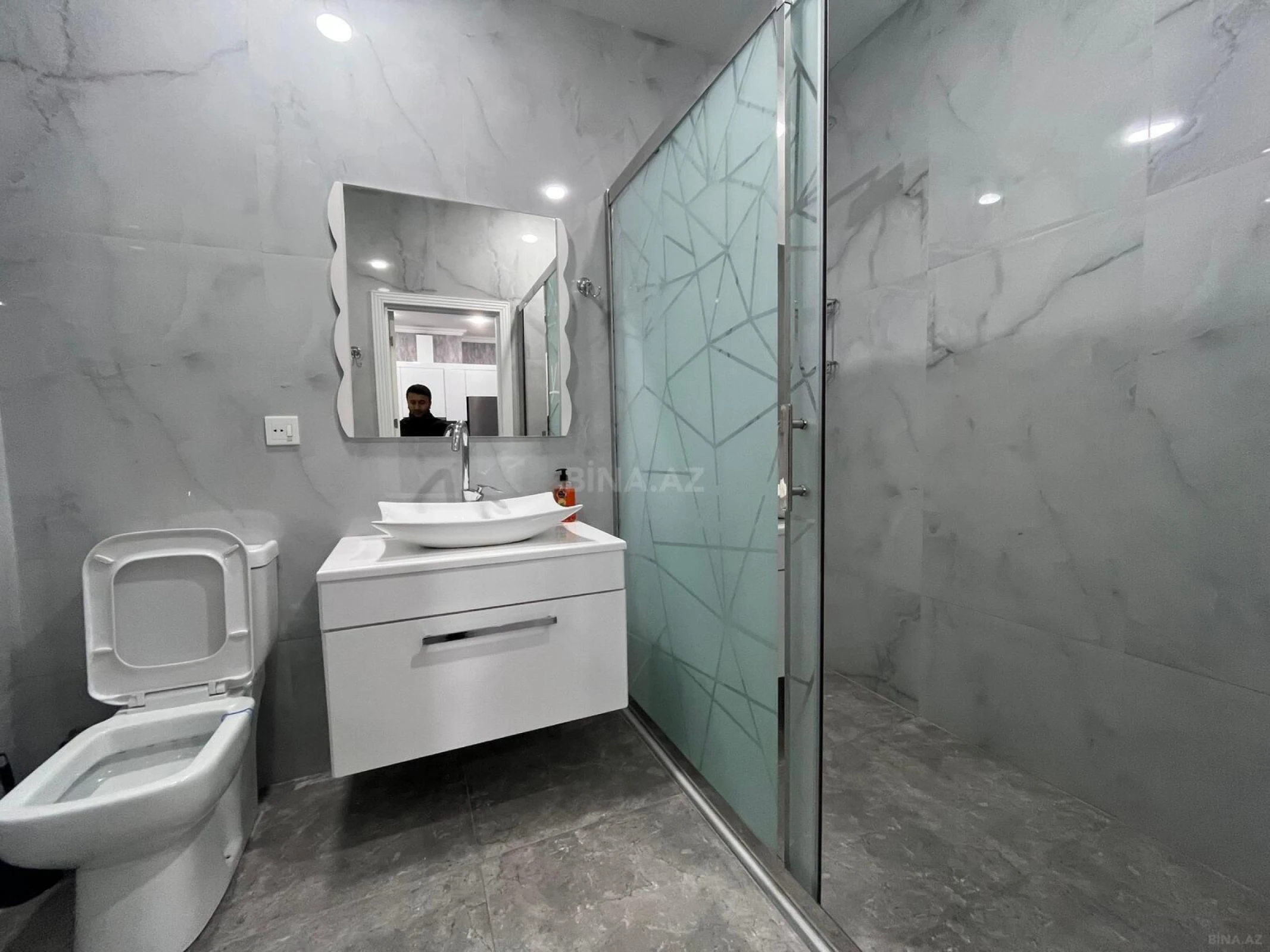 Kirayə verilir 2 otaqlı mənzil 70 m²