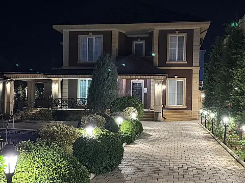 Kirayə verilir 5 otaqlı həyət evi 360 m²