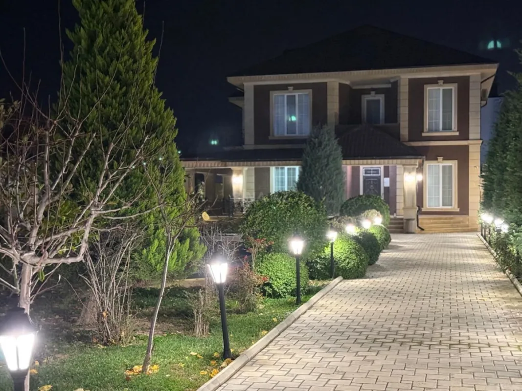 Kirayə verilir 5 otaqlı həyət evi 360 m²