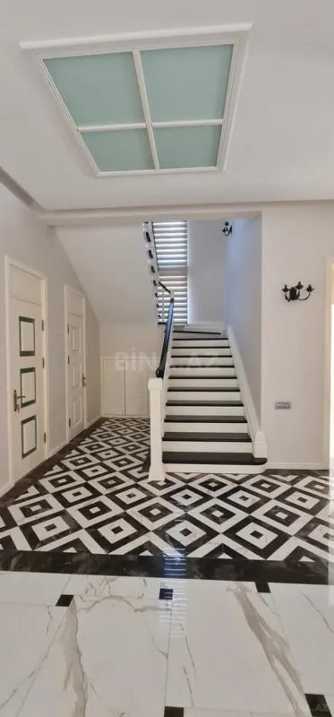 Kirayə verilir 5 otaqlı həyət evi 360 m²