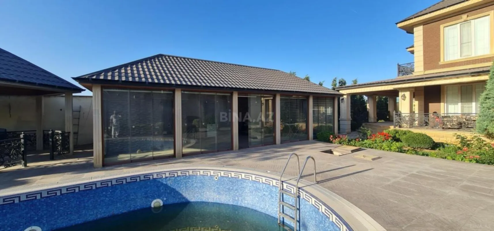 Kirayə verilir 5 otaqlı həyət evi 360 m²