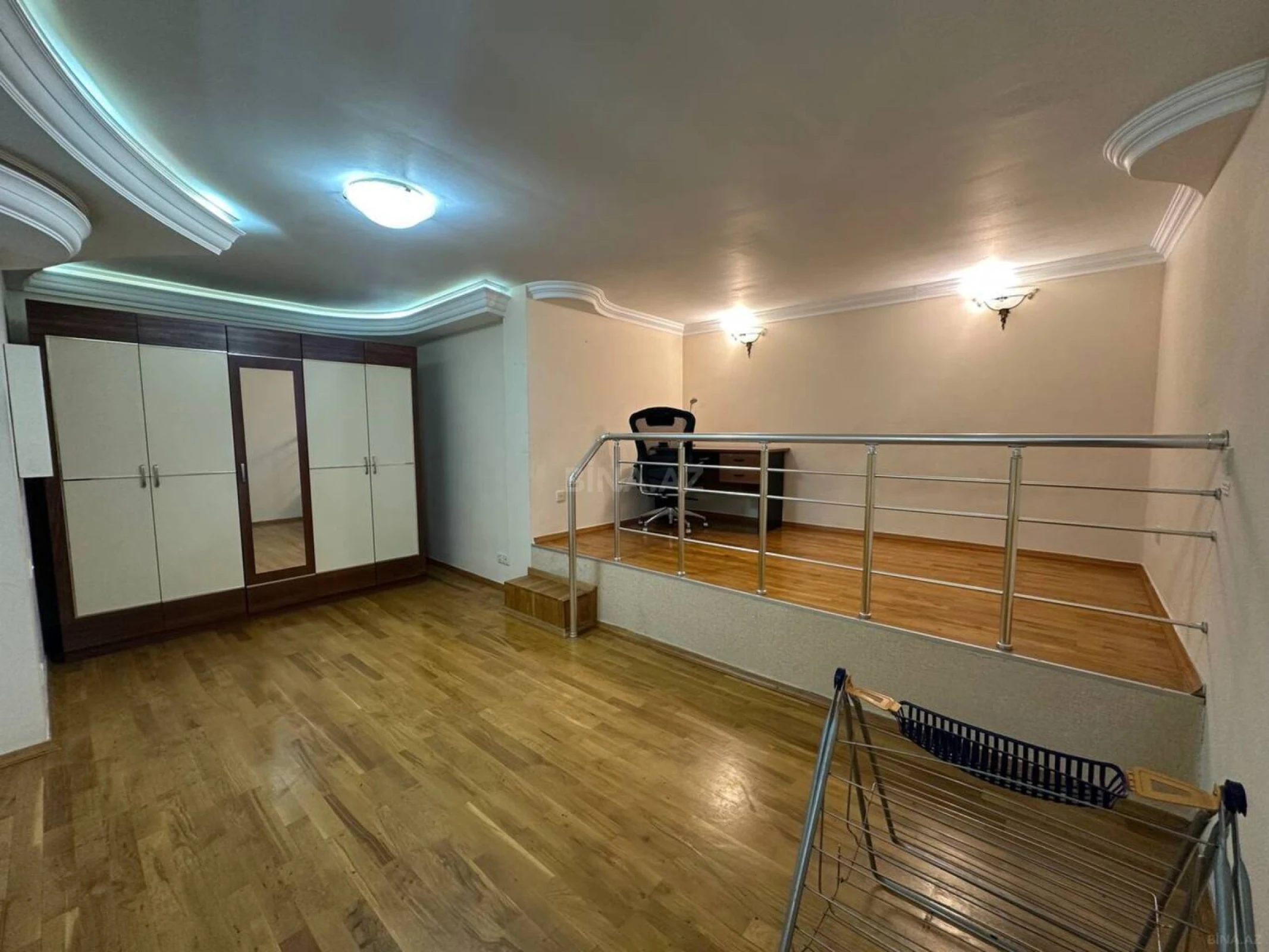 Satılır 2 otaqlı mənzil 63 m²