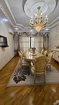 Satılır 10 otaqlı həyət evi 850 m²