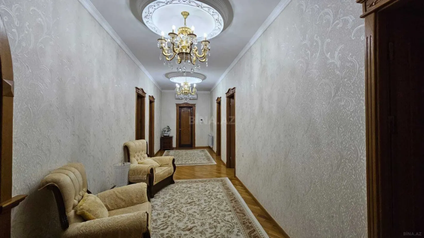 Satılır 10 otaqlı həyət evi 850 m²