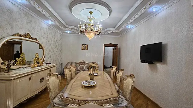 Satılır 10 otaqlı həyət evi 850 m²