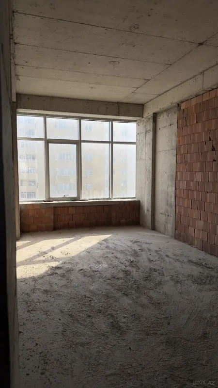Satılır 3 otaqlı mənzil 173.8 m²