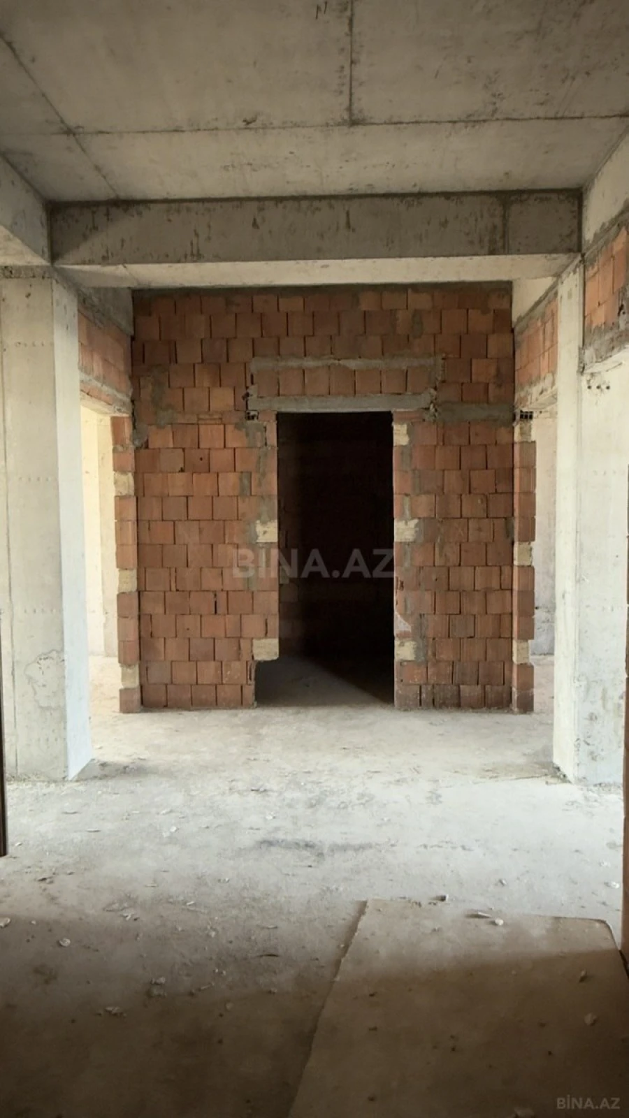 Satılır 3 otaqlı mənzil 173.8 m²
