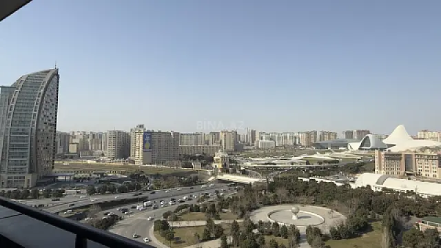 Satılır 3 otaqlı mənzil 173.8 m²