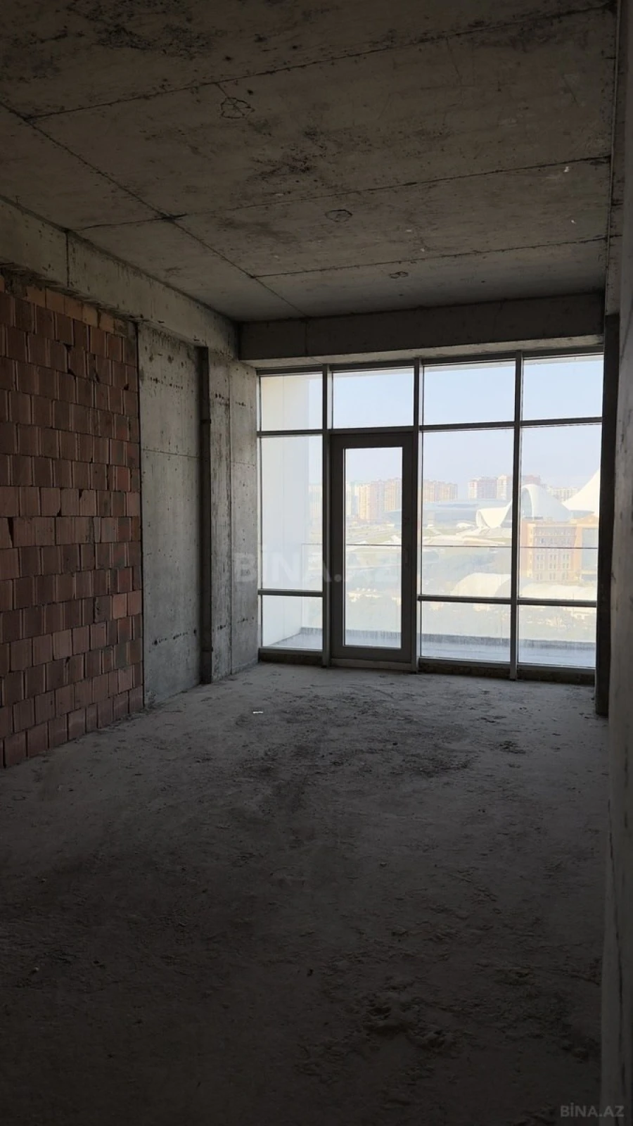 Satılır 3 otaqlı mənzil 173.8 m²