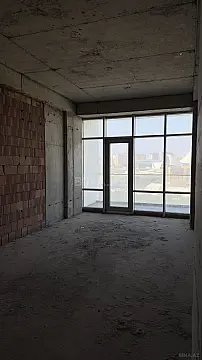 Satılır 3 otaqlı mənzil 173.8 m²