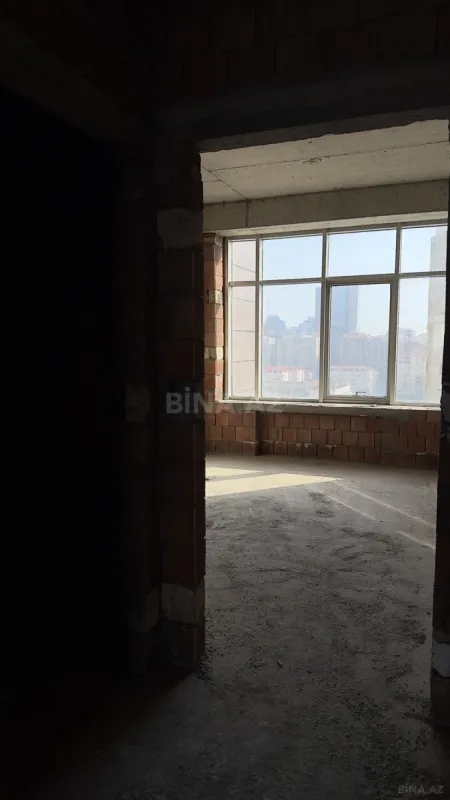 Satılır 3 otaqlı mənzil 173.8 m²