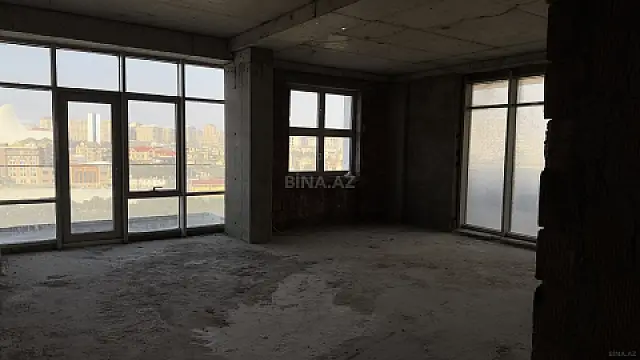 Satılır 3 otaqlı mənzil 173.8 m²